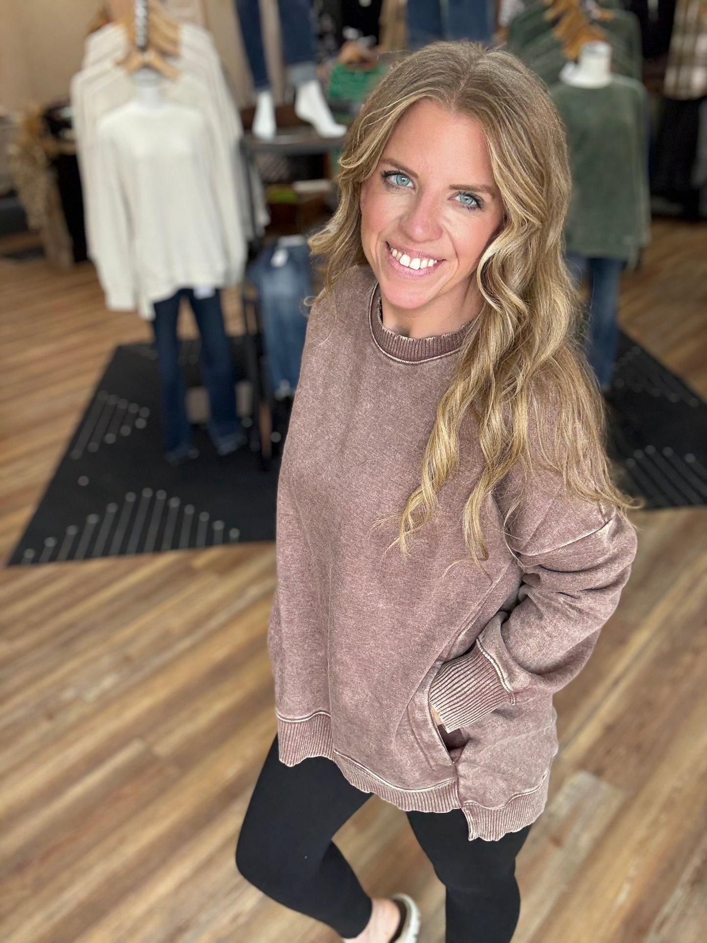 Winner Sweatshirt Acid Wash