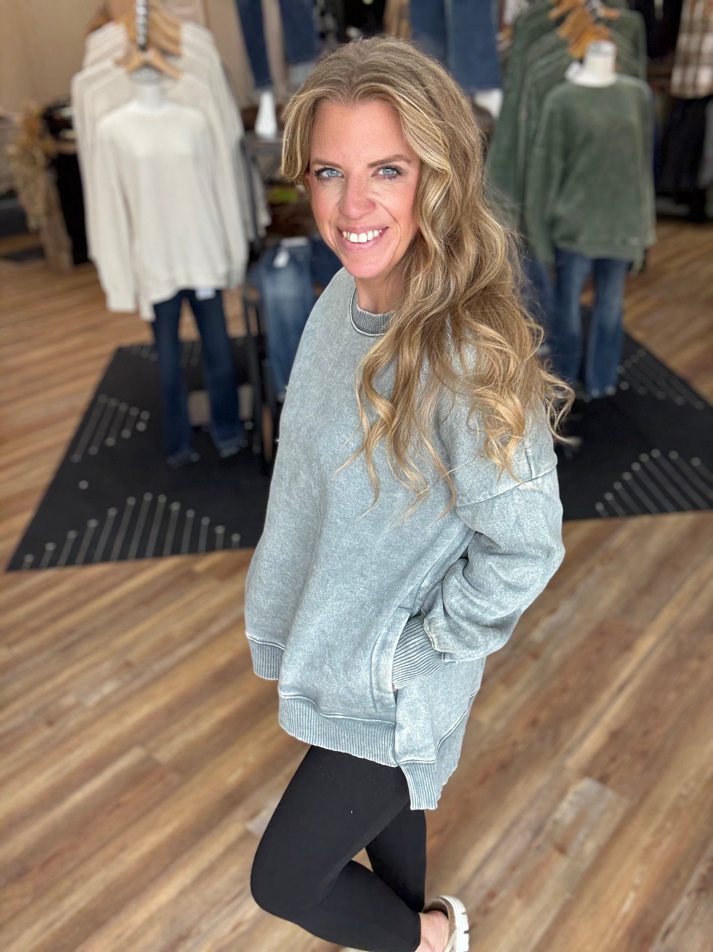 Winner Sweatshirt Acid Wash