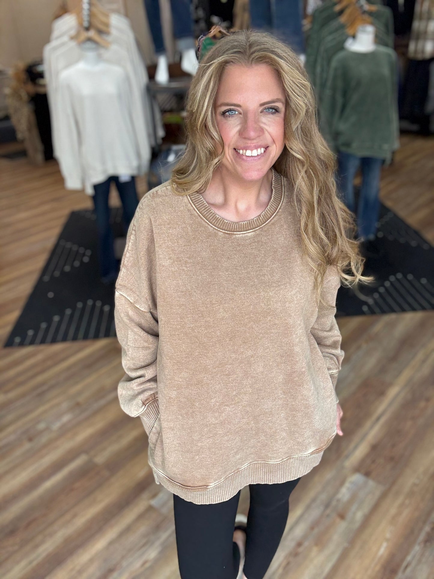 Winner Sweatshirt Acid Wash