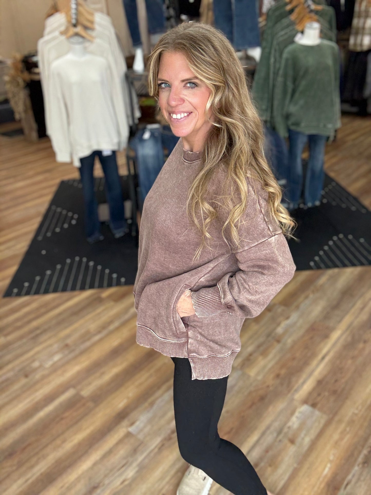 Winner Sweatshirt Acid Wash