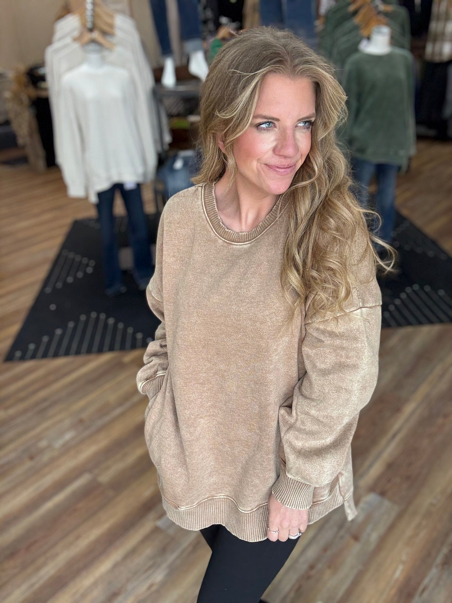 Winner Sweatshirt Acid Wash