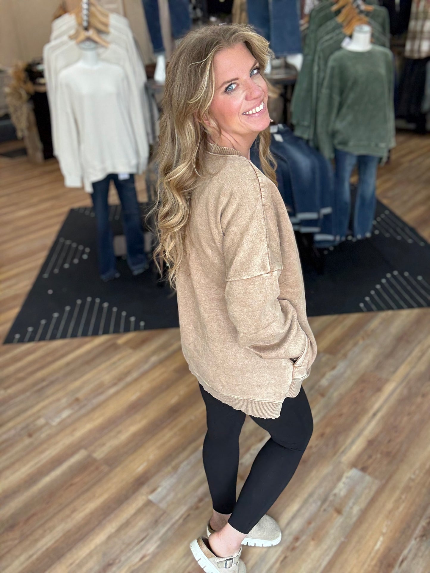 Winner Sweatshirt Acid Wash