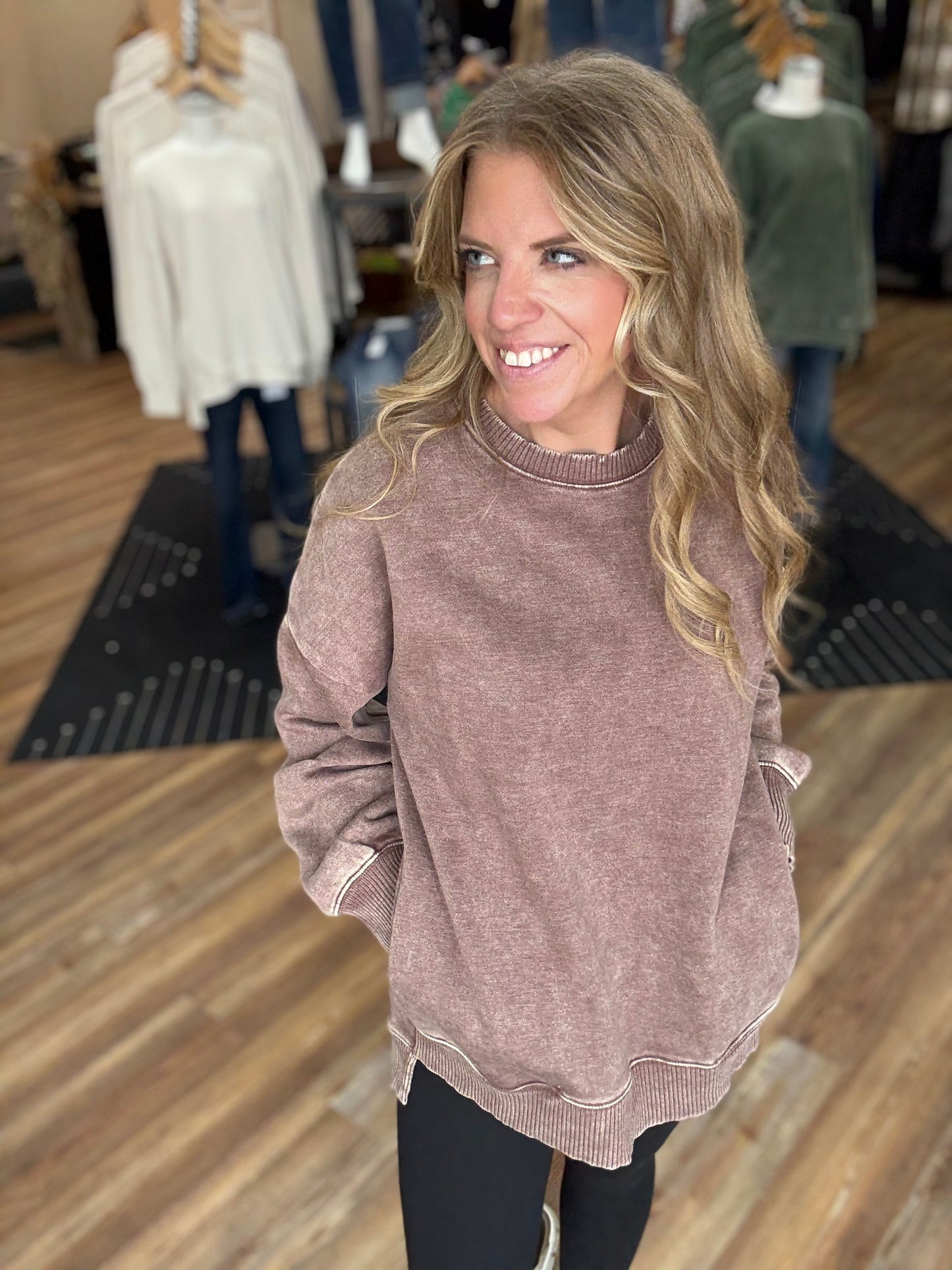 Winner Sweatshirt Acid Wash