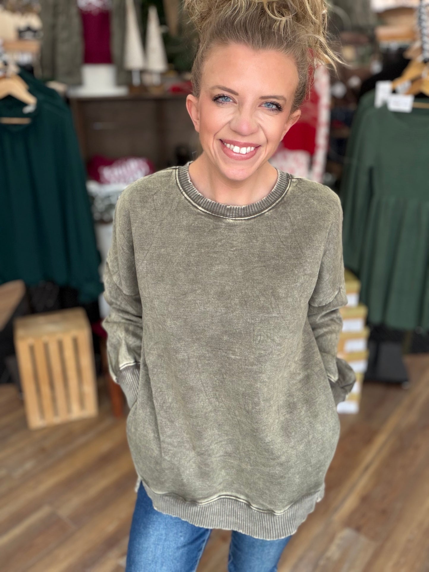 Winner Sweatshirt Acid Wash