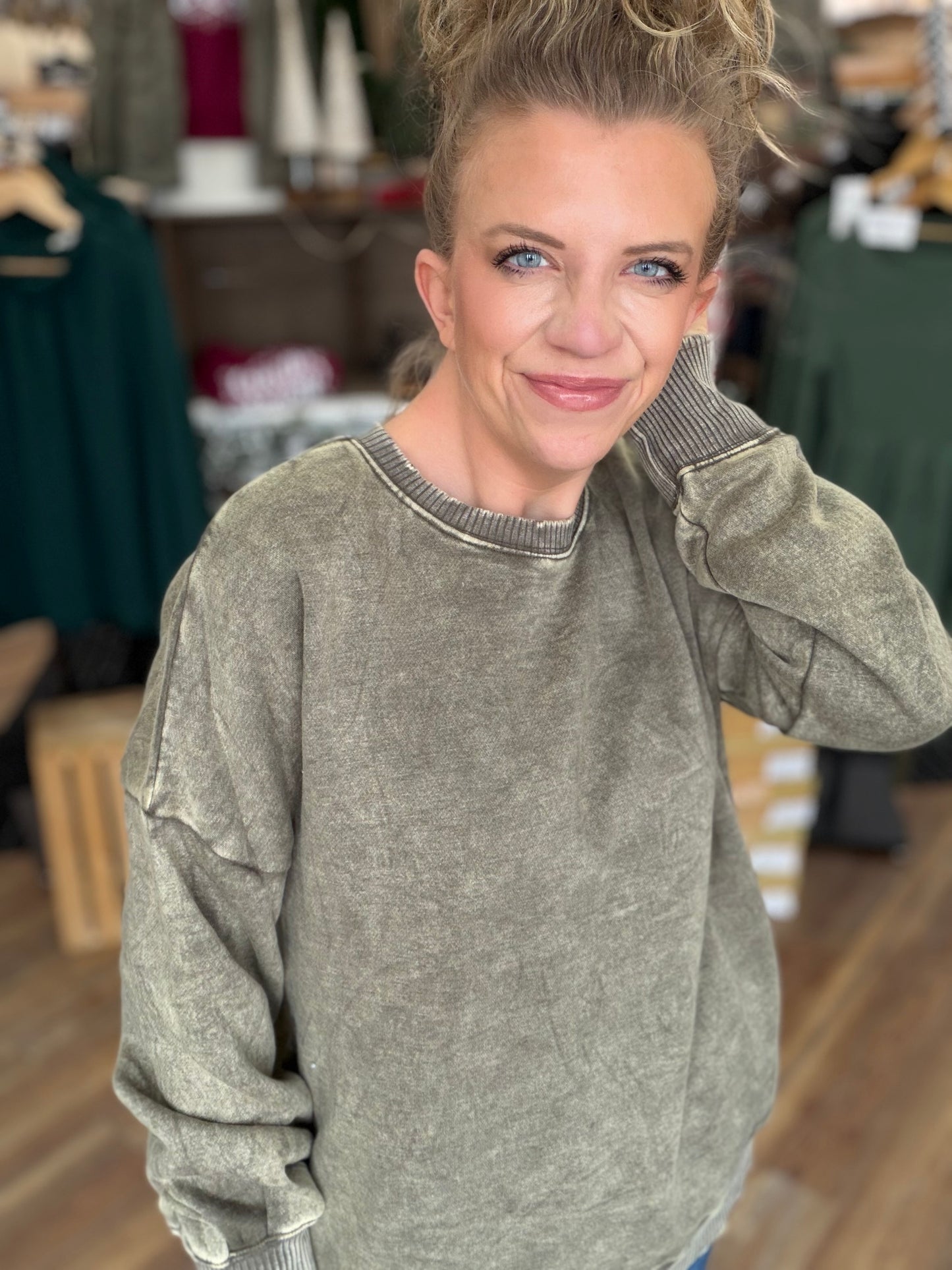 Winner Sweatshirt Acid Wash