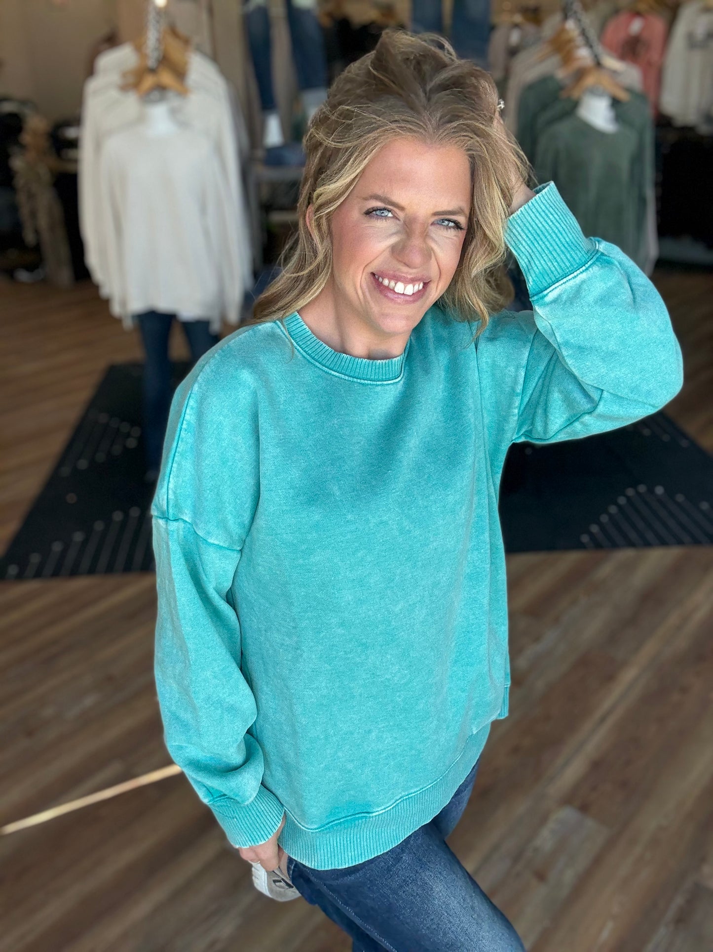 Winner Sweatshirt Acid Wash