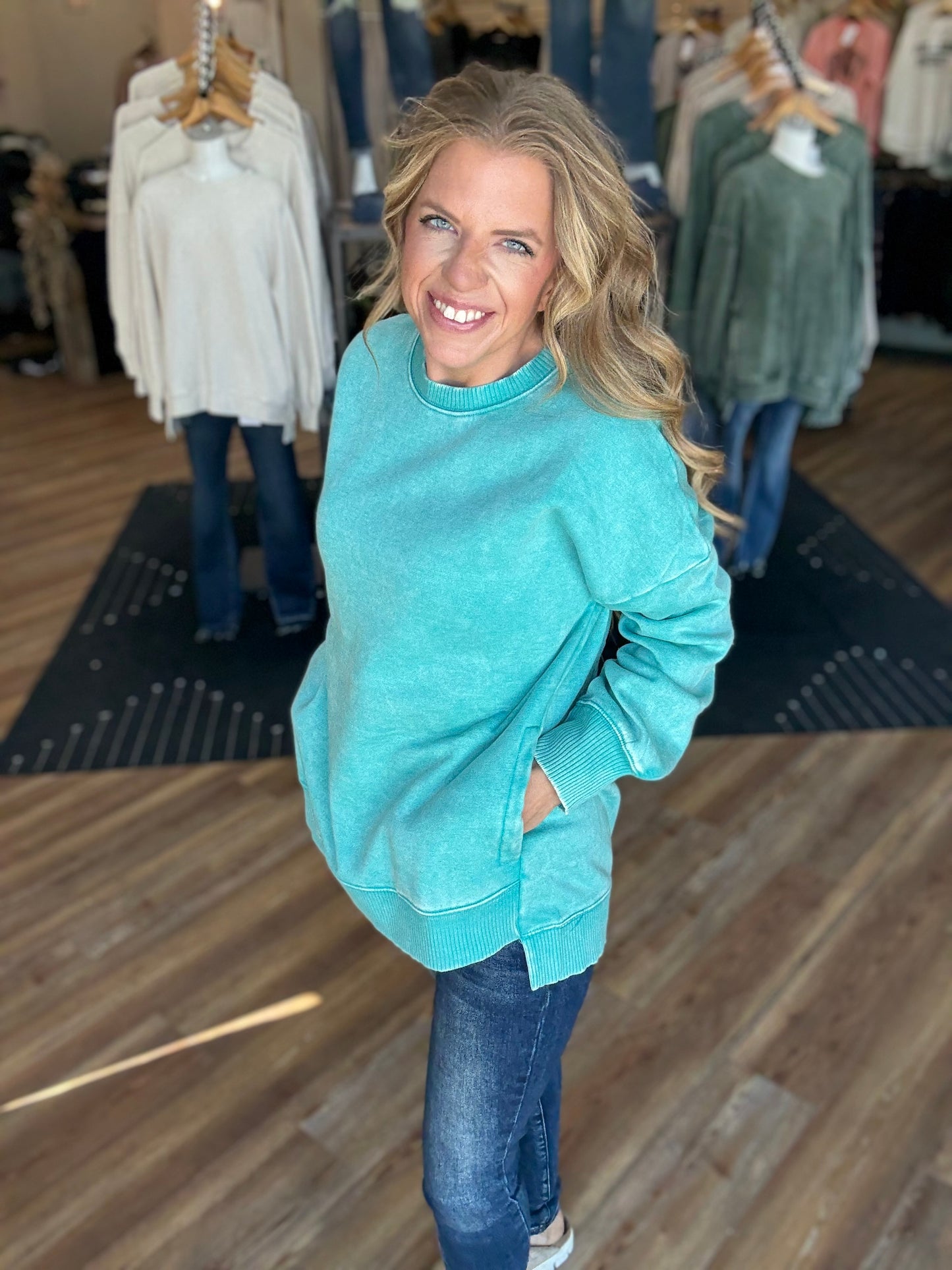 Winner Sweatshirt Acid Wash