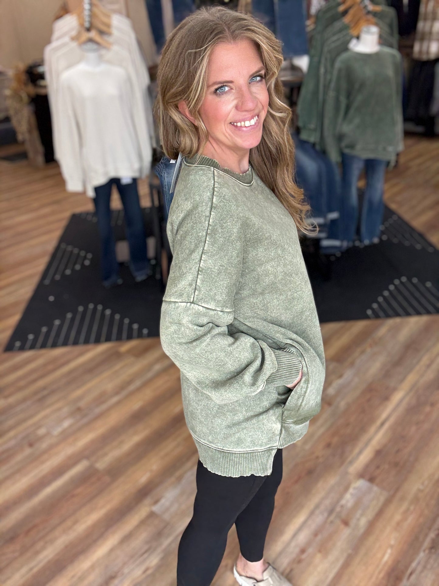 Winner Sweatshirt Acid Wash