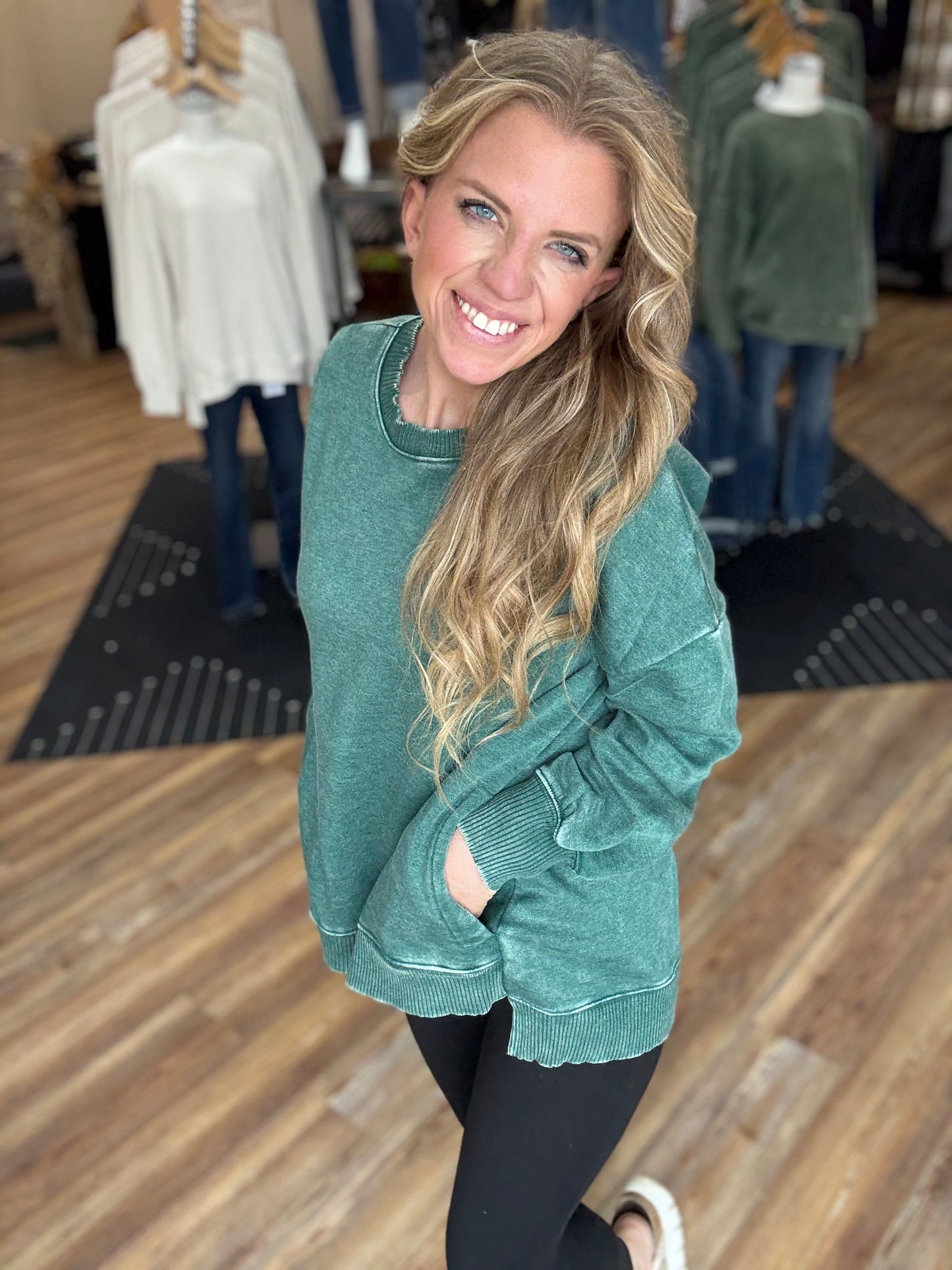 Winner Sweatshirt Acid Wash