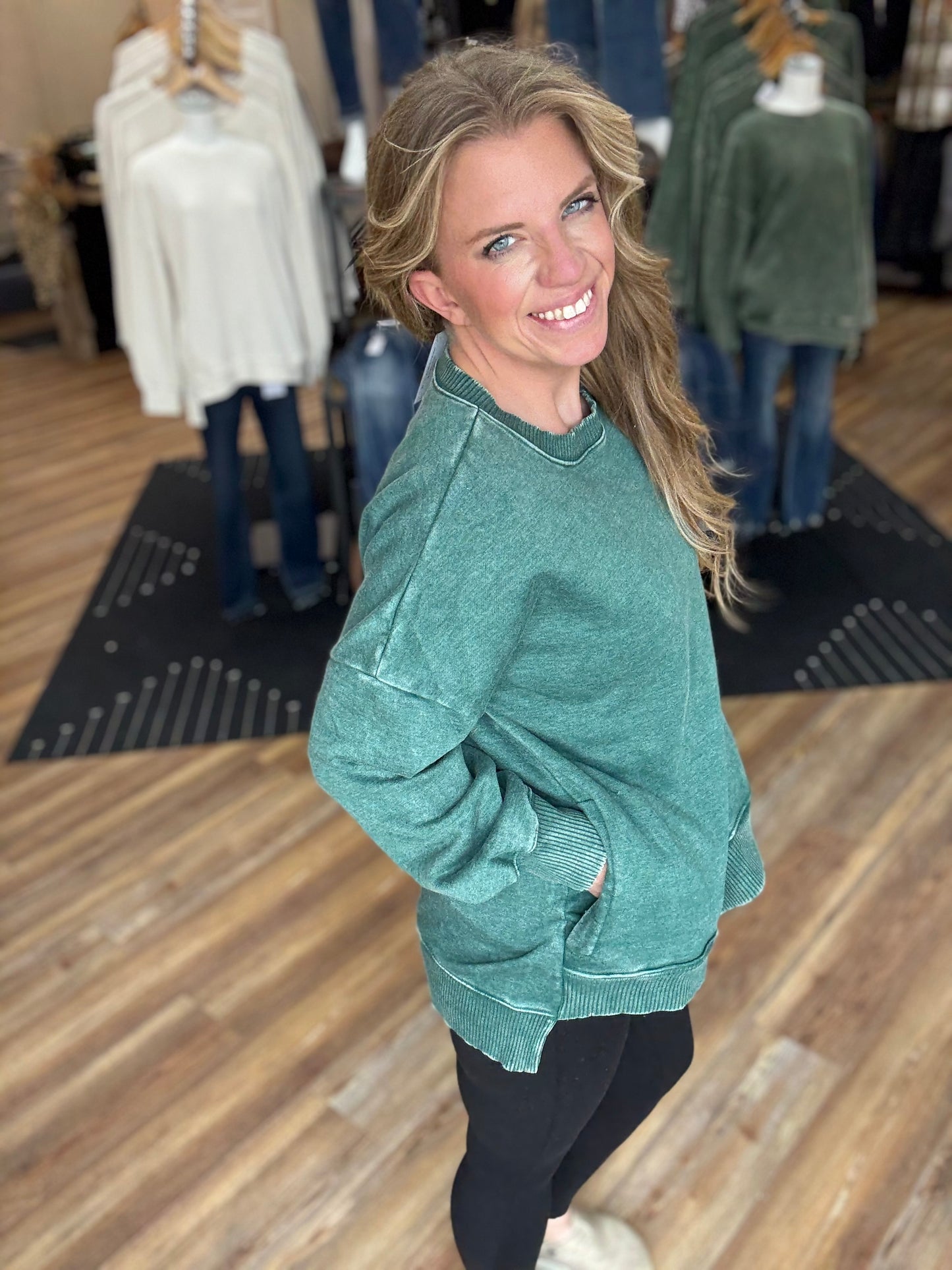 Winner Sweatshirt Acid Wash