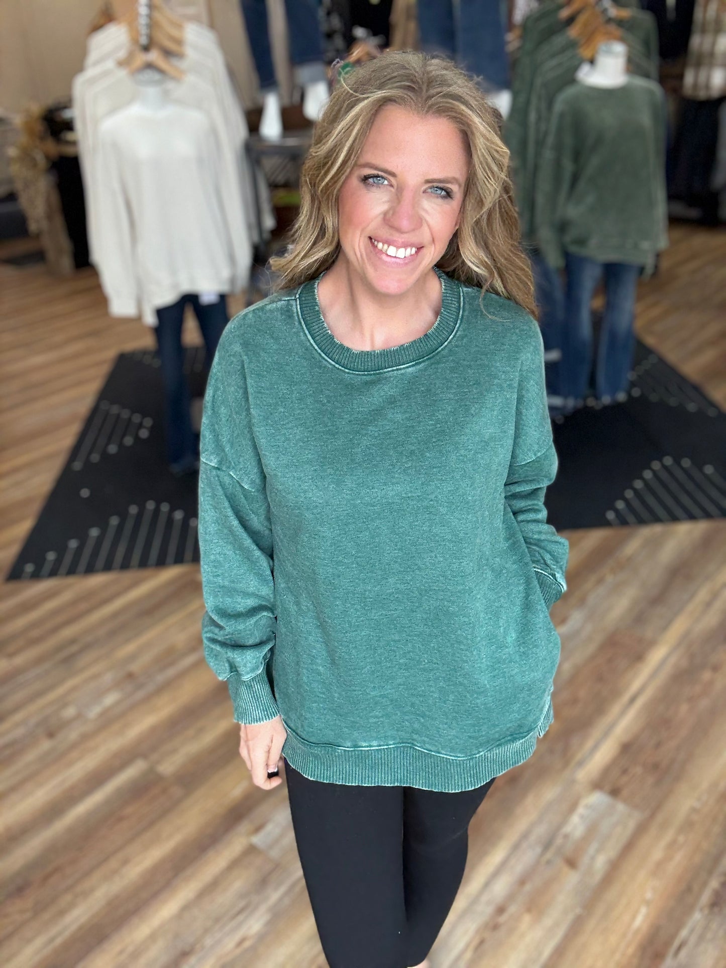 Winner Sweatshirt Acid Wash