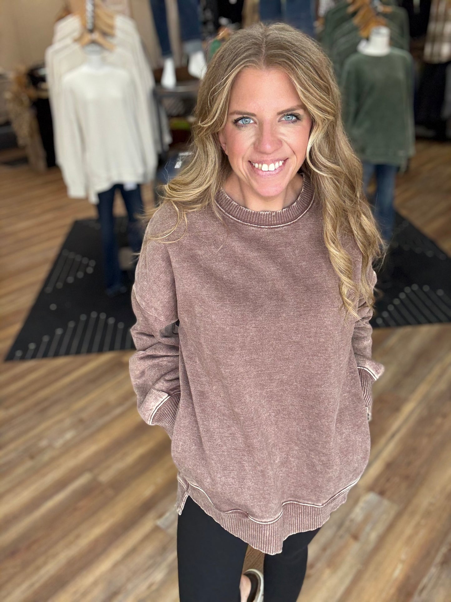 Winner Sweatshirt Acid Wash