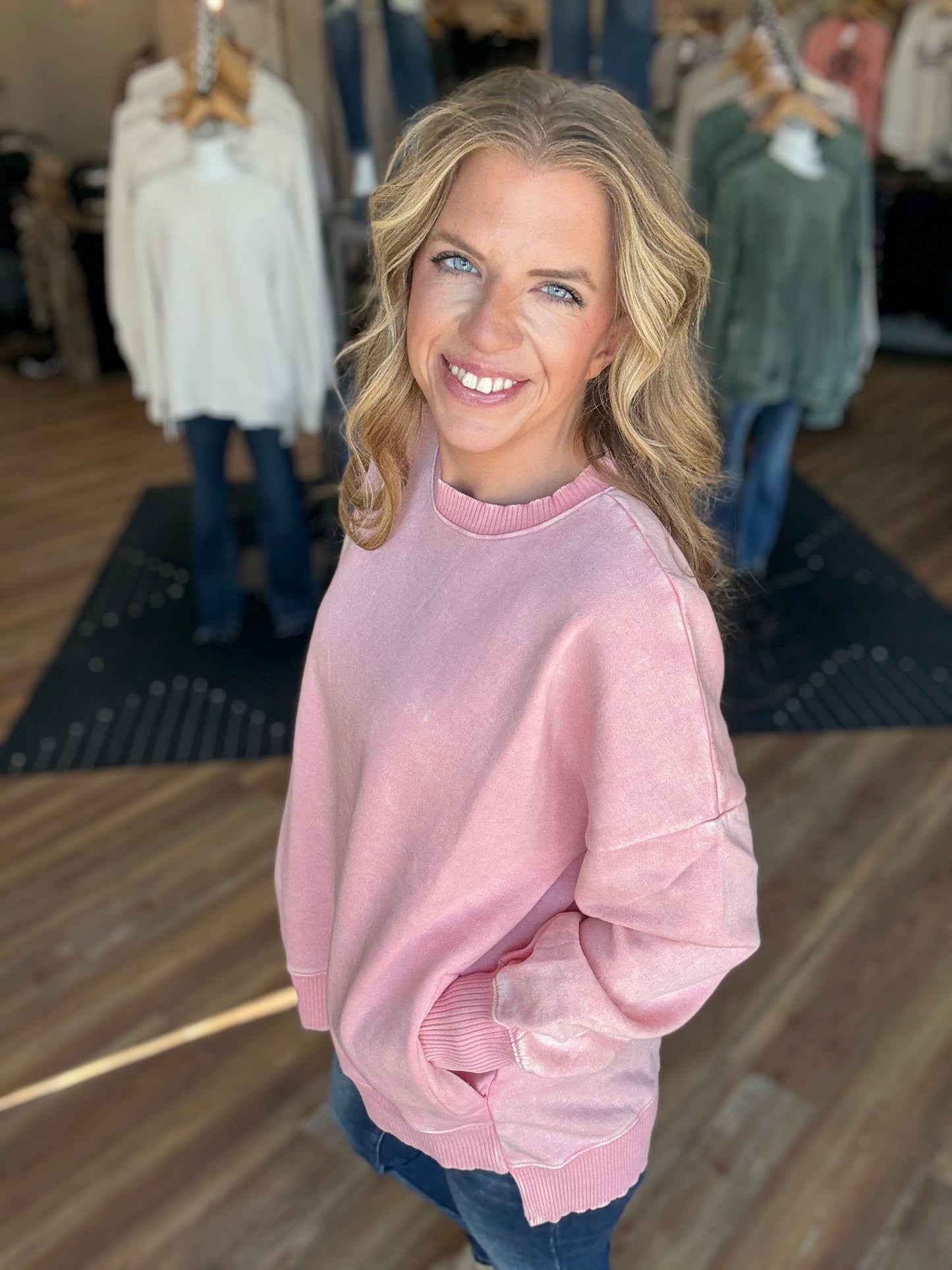 Winner Sweatshirt Acid Wash