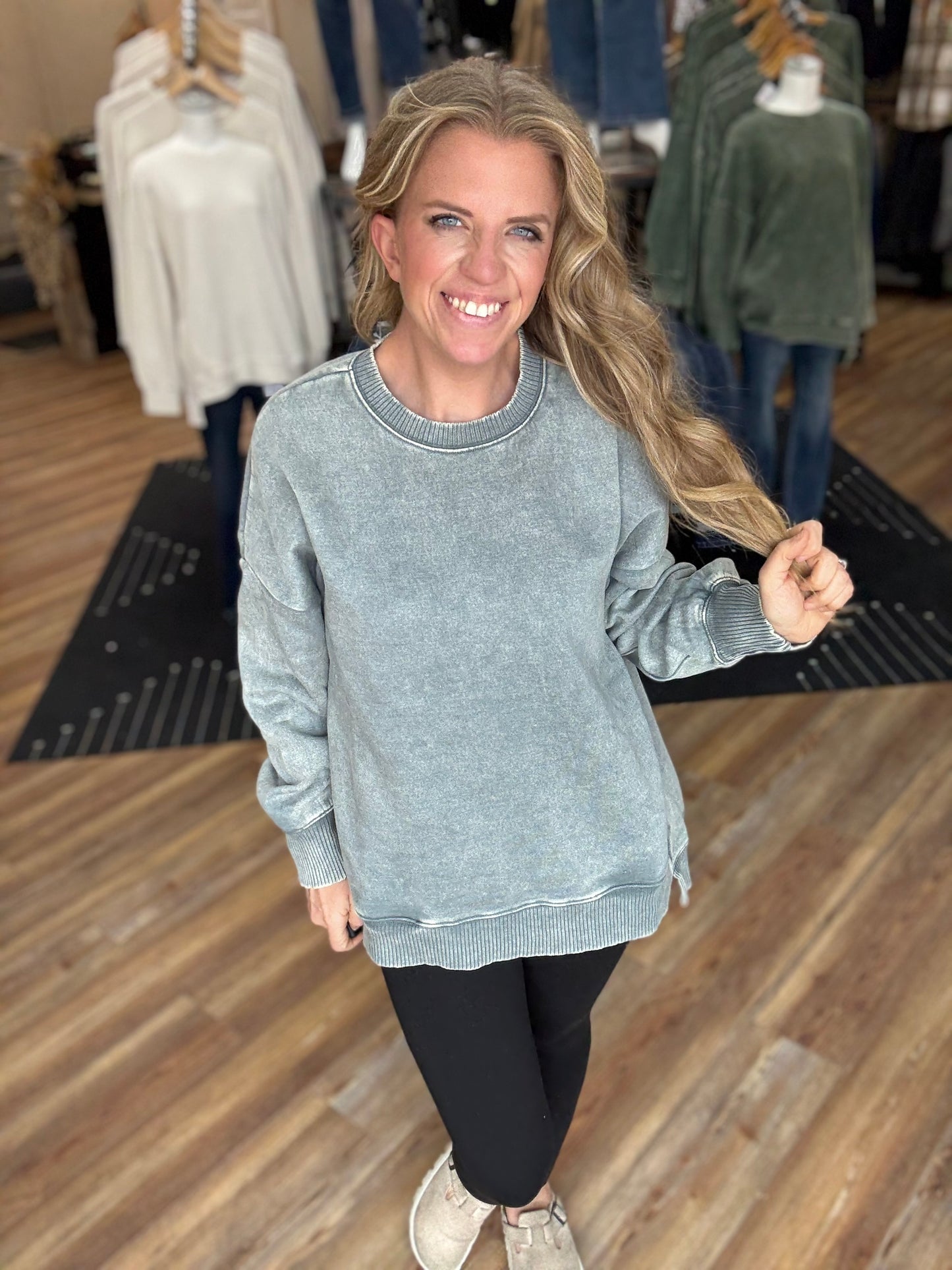 Winner Sweatshirt Acid Wash