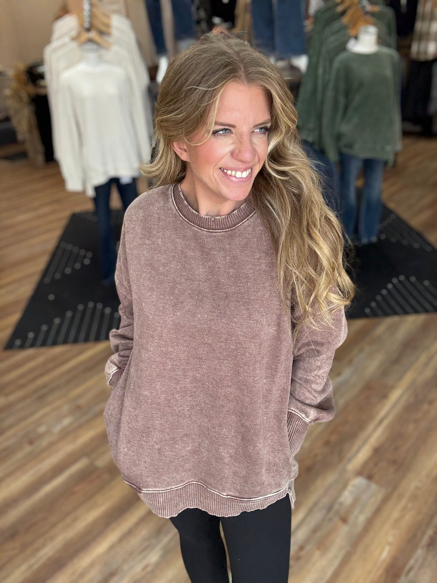 Winner Sweatshirt Acid Wash