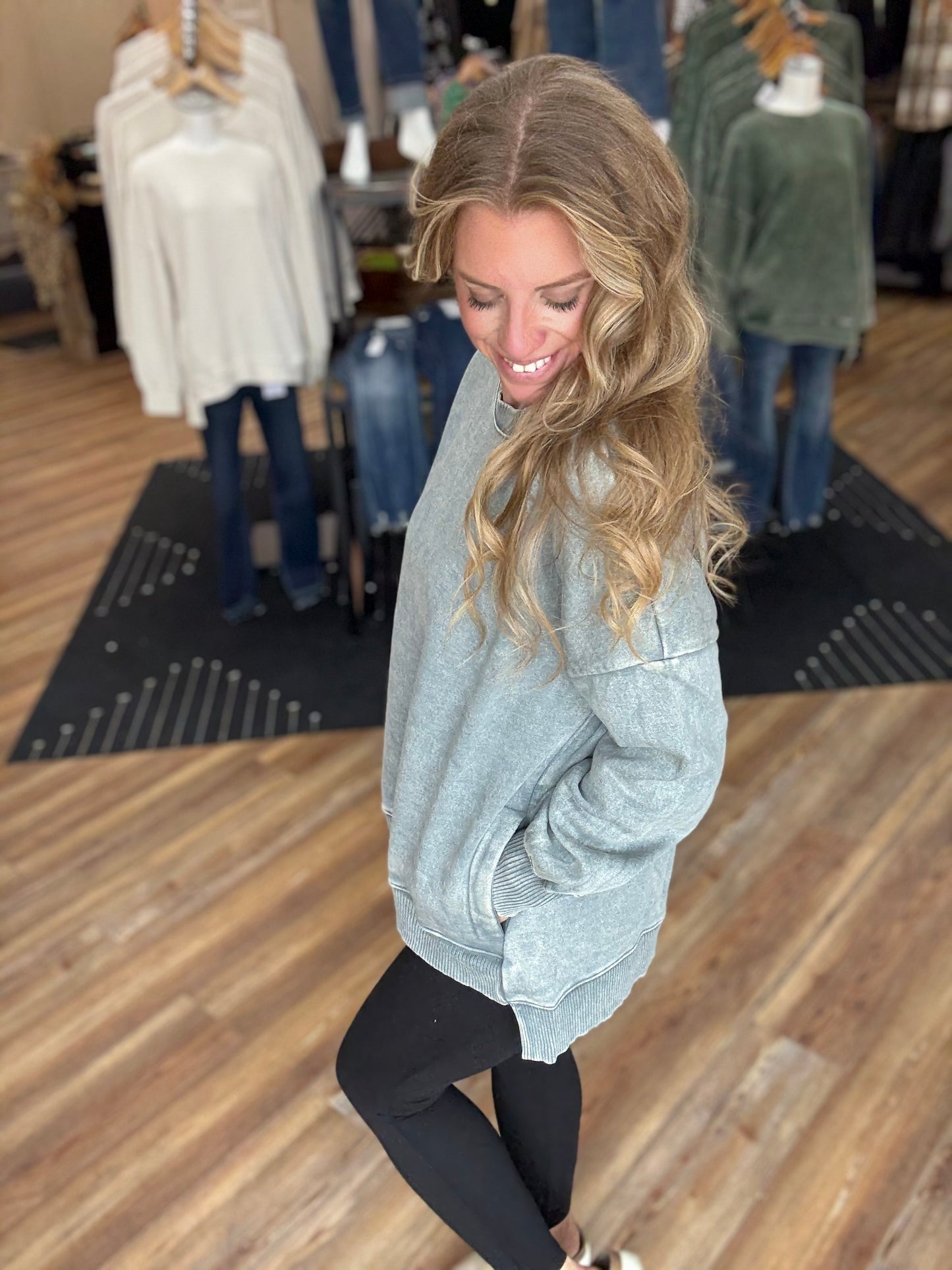 Winner Sweatshirt Acid Wash