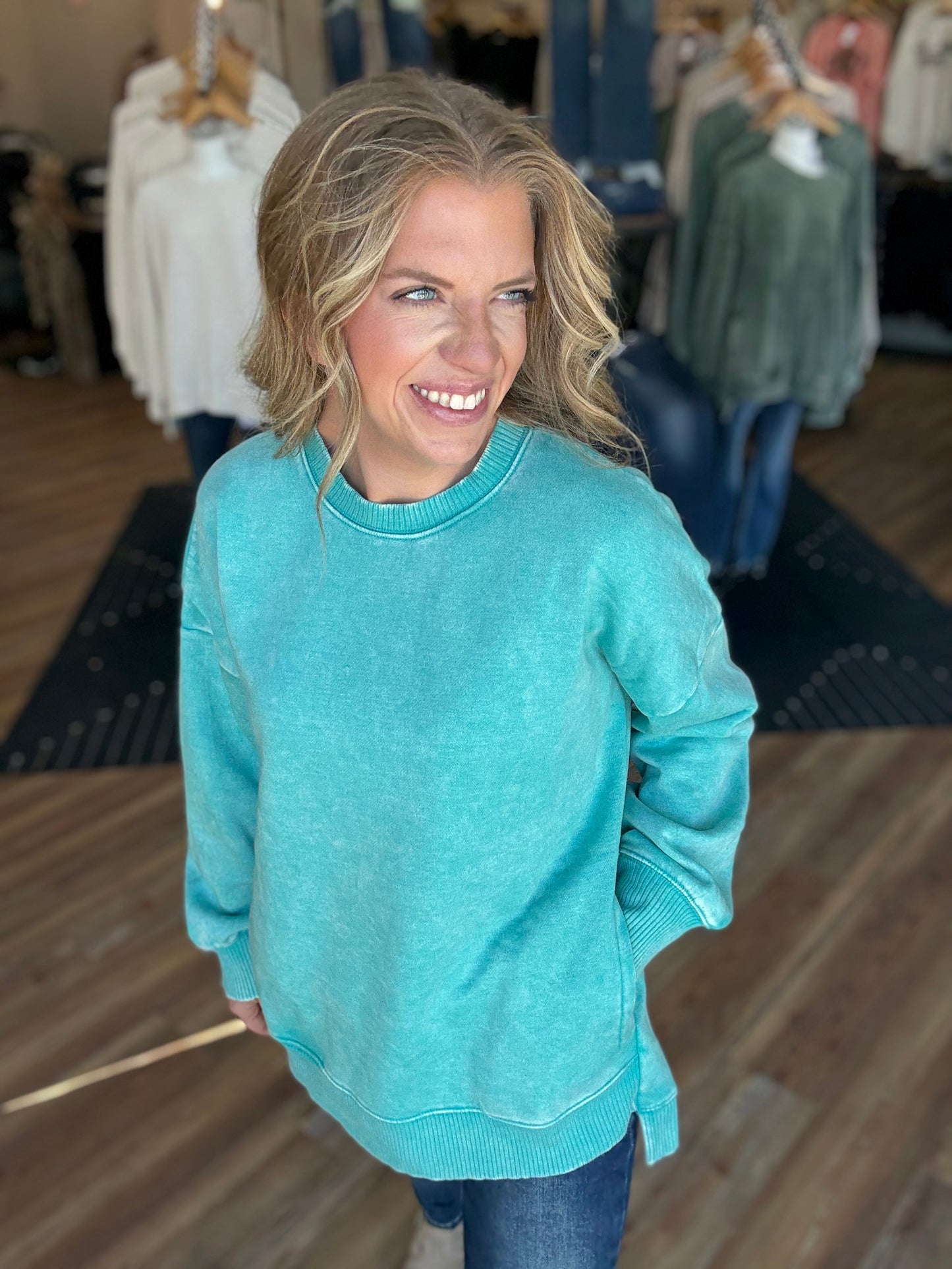 Winner Sweatshirt Acid Wash