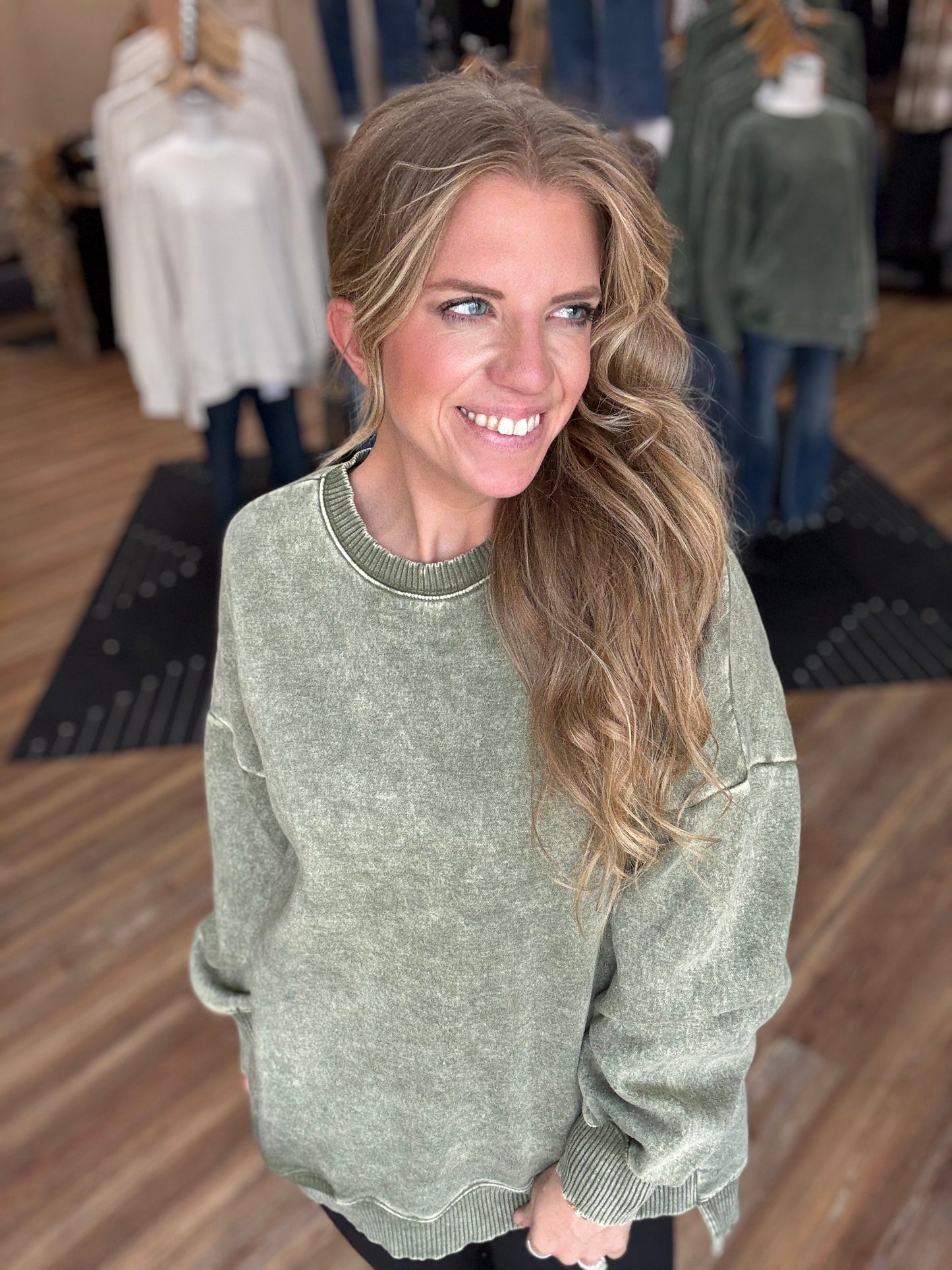 Winner Sweatshirt Acid Wash